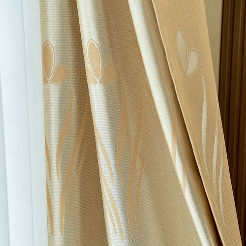 高檔提花遮光窗簾 家居裝飾與功能性的完美結(jié)合